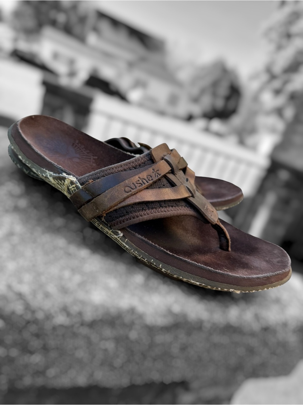 cushe Manuka Wrap Sandals Brown Strap Leather Anatomical Ergonomic Men's size 10